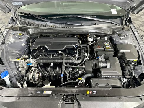 Used 2025 Hyundai Elantra SEL FWD image 35