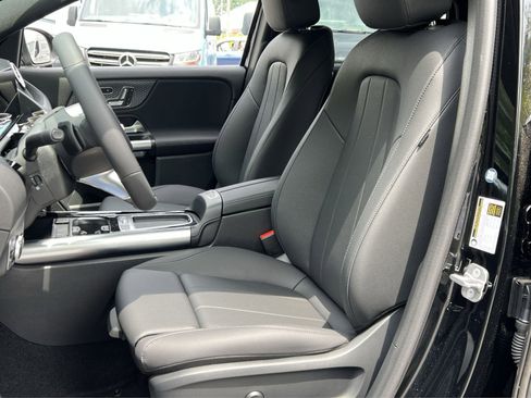 Certified 2025 Mercedes-Benz GLA 250 4MATIC image 11