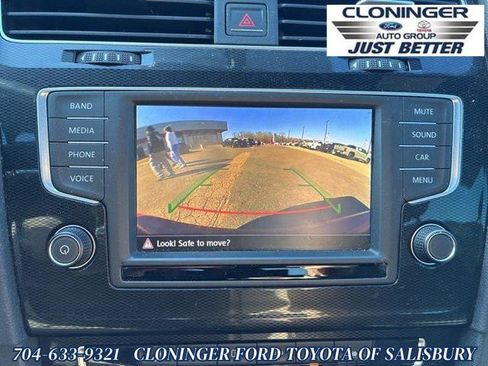 Used 2016 Volkswagen GTI SE image 17