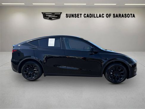Used 2023 Tesla Model Y Long Range image 2