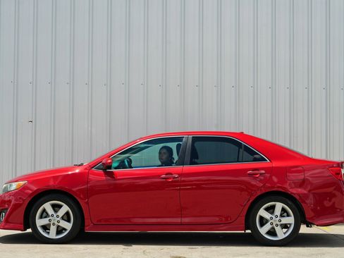 Used 2014 Toyota Camry SE image 8