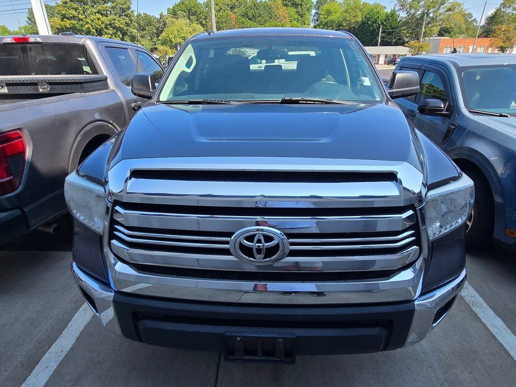 Used 2016 Toyota Tundra SR5 w/ SR5 Upgrade Package AWD/4WD image 4