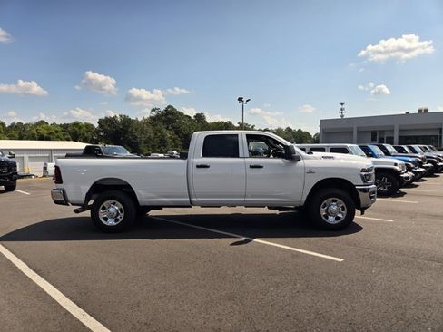 New 2026 RAM 2500 Tradesman w/ Chrome Appearance Group AWD/4WD image 4