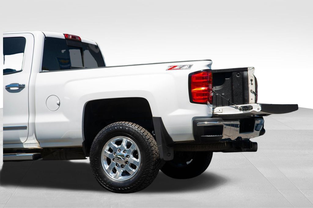 Used 2015 Chevrolet Silverado 2500 LTZ w/ Duramax Plus Package AWD/4WD image 9