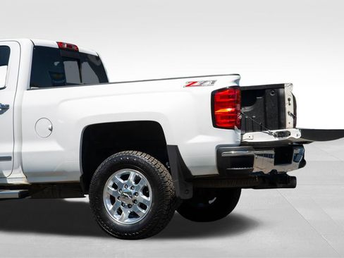 Used 2015 Chevrolet Silverado 2500 LTZ w/ Duramax Plus Package AWD/4WD image 9