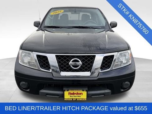 Used 2019 Nissan Frontier SV image 2