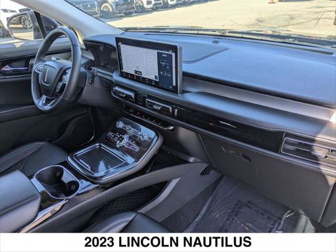 Used 2023 Lincoln Nautilus AWD w/ Premium Package image 27