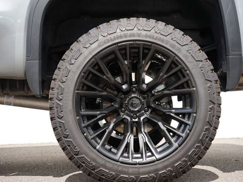 Used 2024 GMC Sierra 1500 AT4 image 37