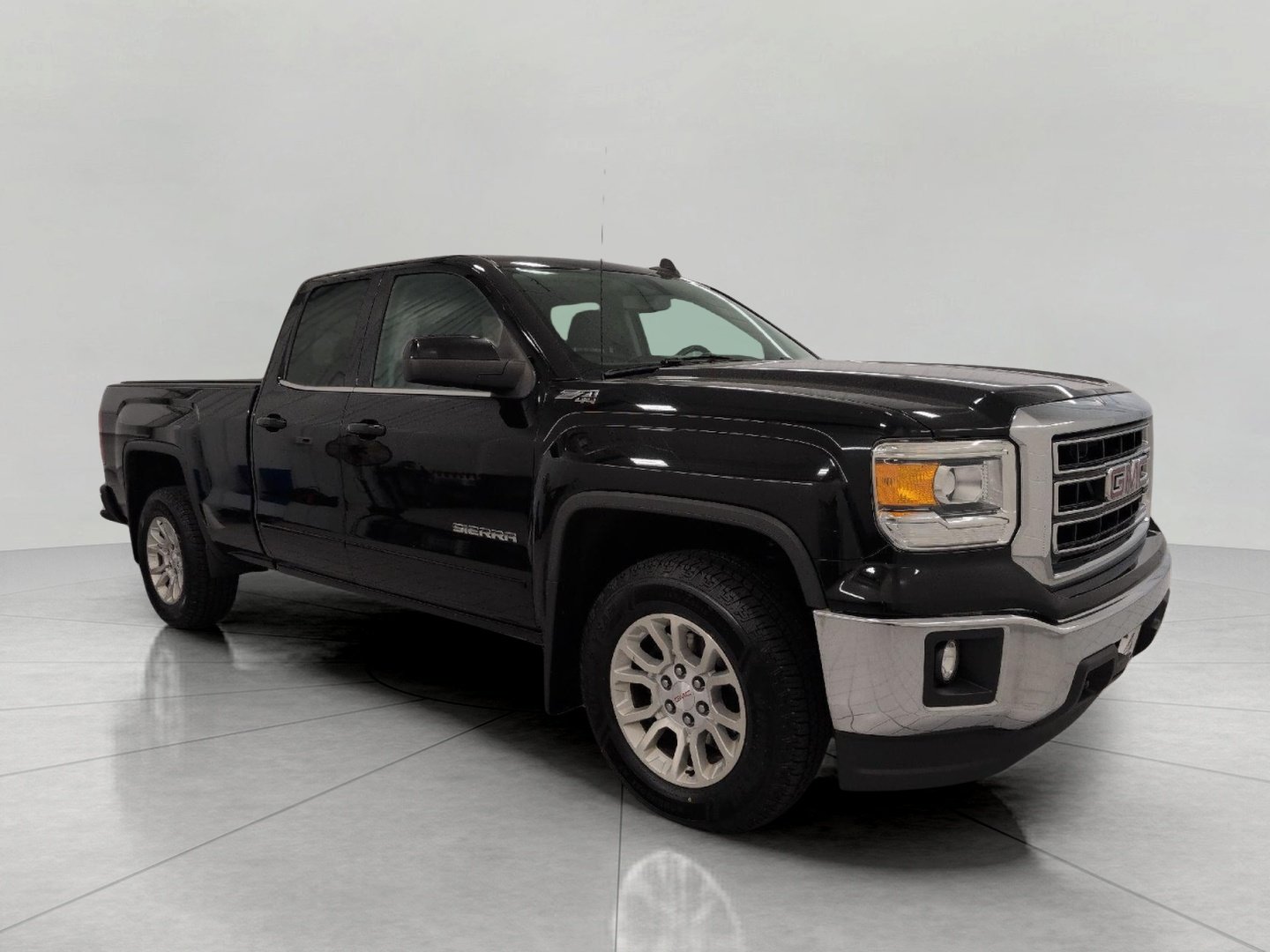 Used 2015 GMC Sierra 1500 SLE w/ SLE Value Package AWD/4WD image 1
