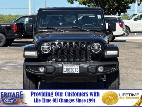 Used 2022 Jeep Gladiator Sport AWD/4WD image 9