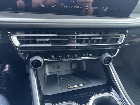 New 2026 Chevrolet Traverse LT w/ Driver Confidence Package image 17