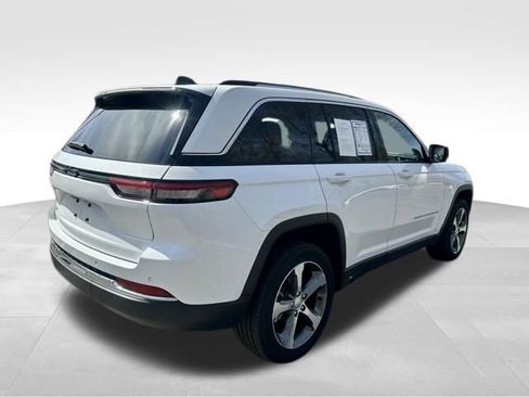 Used 2023 Jeep Grand Cherokee 4WD 4xe image 7