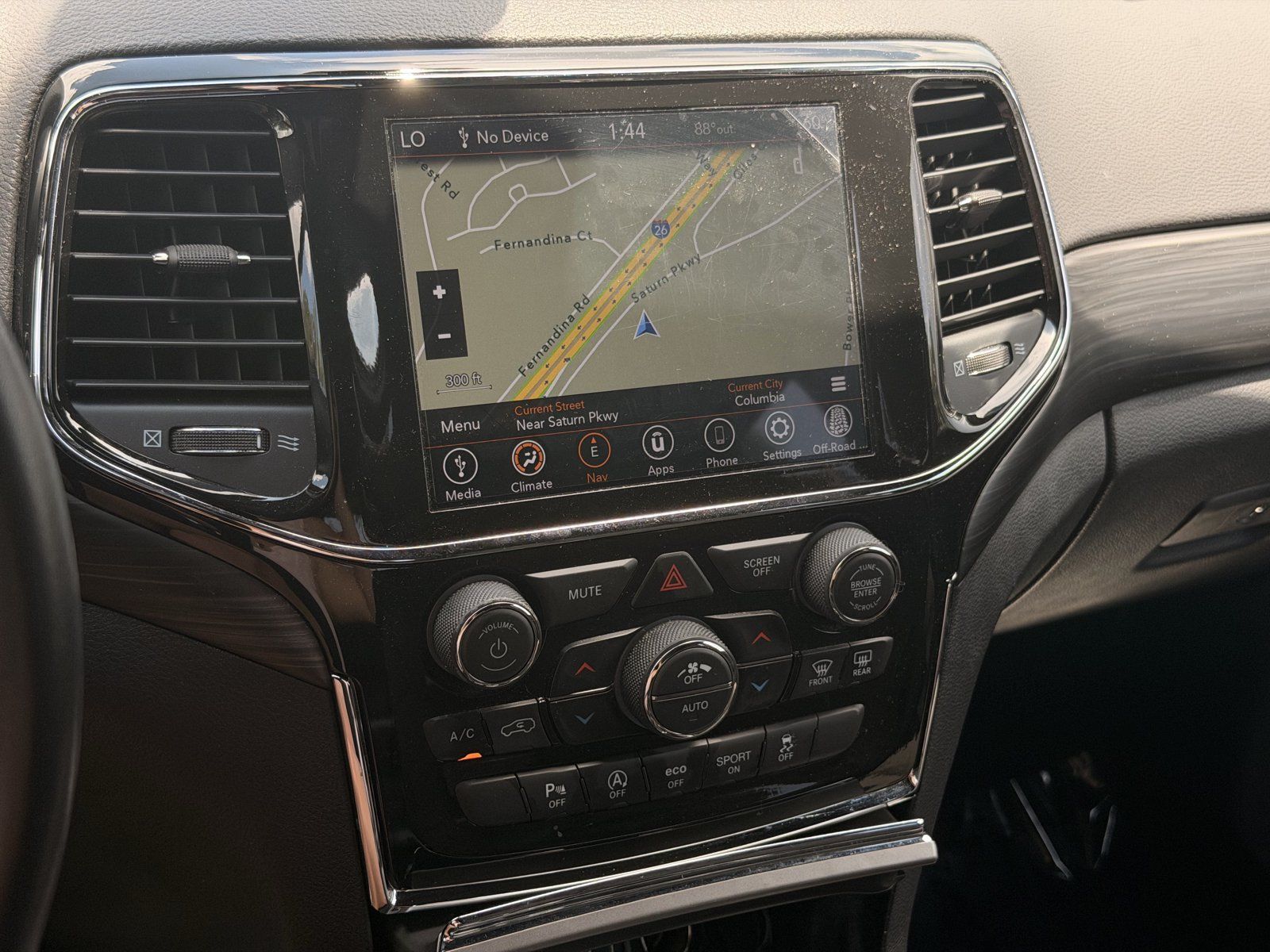 Used 2022 Jeep Grand Cherokee Laredo E AWD/4WD image 24