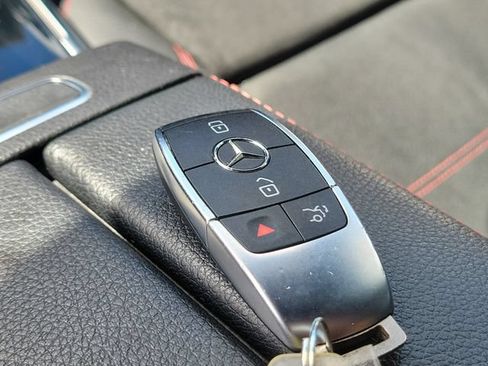 Used 2023 Mercedes-Benz GLA 250 4MATIC w/ AMG Line Exterior image 34