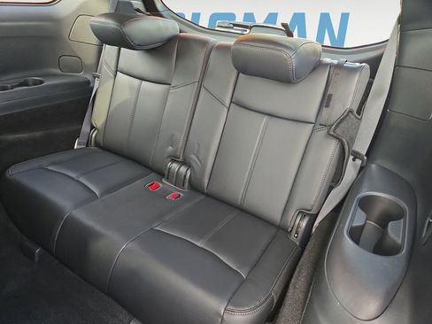 Used 2020 Nissan Pathfinder SL image 18