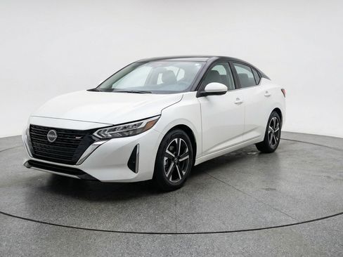 Used 2025 Nissan Sentra SV FWD image 3