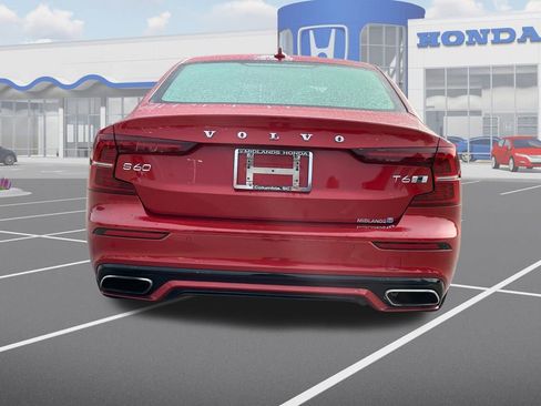 Used 2020 Volvo S60 T6 R-Design image 7