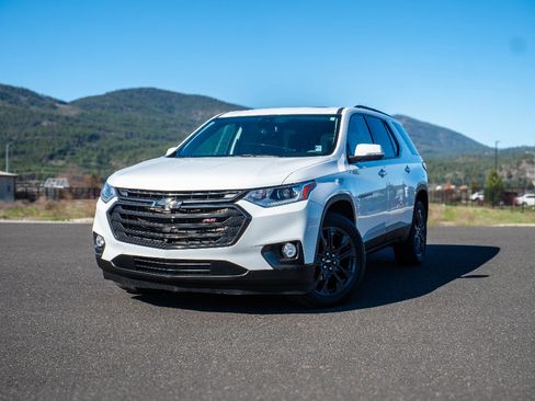 Used 2021 Chevrolet Traverse RS image 3