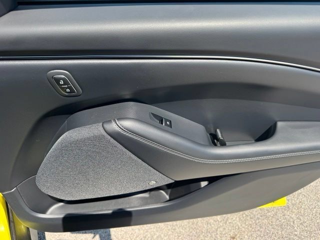 Used 2025 Ford Mustang Mach-E Premium AWD/4WD image 31