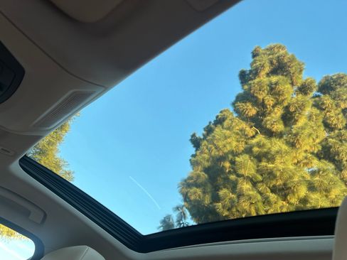 Used 2011 BMW 528i Sedan image 14