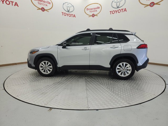Used 2025 Toyota Corolla Cross LE w/ Moonroof Package FWD image 5