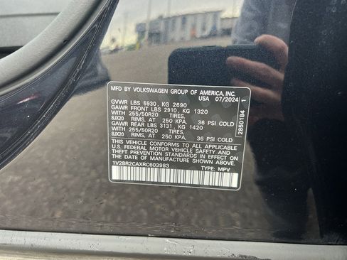 Used 2024 Volkswagen Atlas SEL image 16