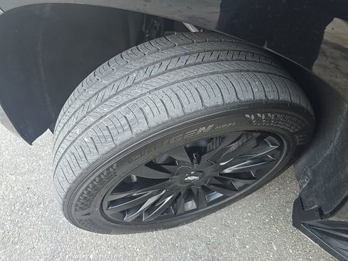 Used 2022 Cadillac Escalade ESV Luxury image 17