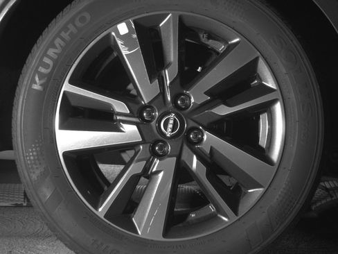 Used 2025 Nissan Versa SV image 15