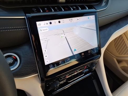 New 2025 Jeep Grand Cherokee Limited image 21