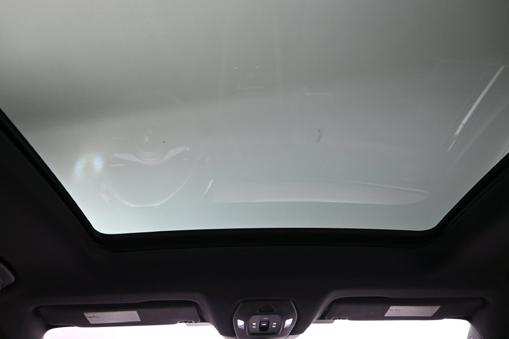 Certified 2024 Porsche Macan 4 Electric AWD/4WD image 7