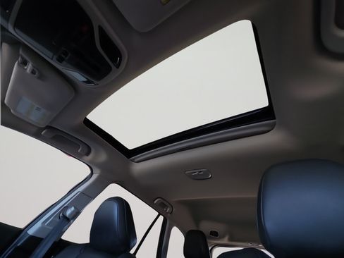 Used 2024 Subaru Outback Touring AWD/4WD image 23