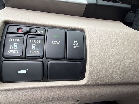 Used 2016 Honda Odyssey EX-L image 22