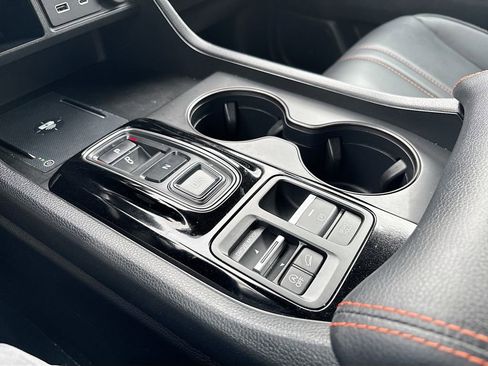 Used 2025 Honda Pilot TrailSport image 16