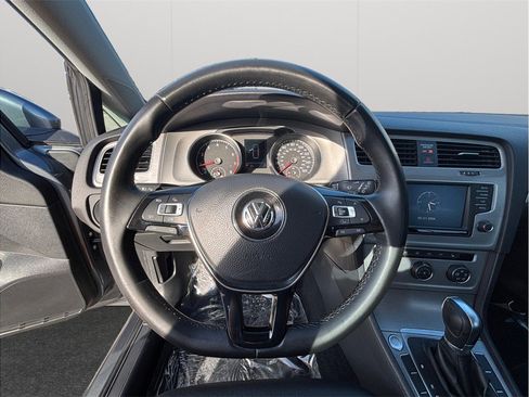 Used 2017 Volkswagen Golf Wolfsburg Edition image 22