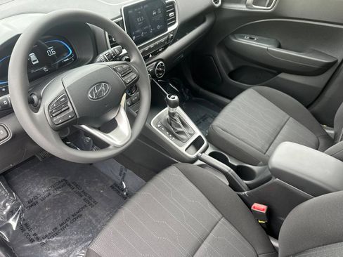 Used 2026 Hyundai Venue SE FWD image 9