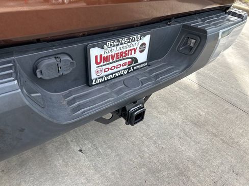 Used 2017 Toyota Tundra SR5 image 19