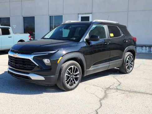 Used 2025 Chevrolet TrailBlazer LT image 1