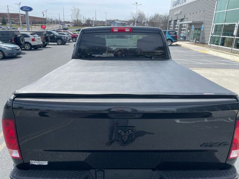 Used 2017 RAM 1500 Express w/ Black Ram 1500 Express Group image 5