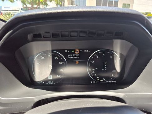 Used 2017 Volvo XC90 T6 R-Design w/ Vision Package AWD/4WD image 11