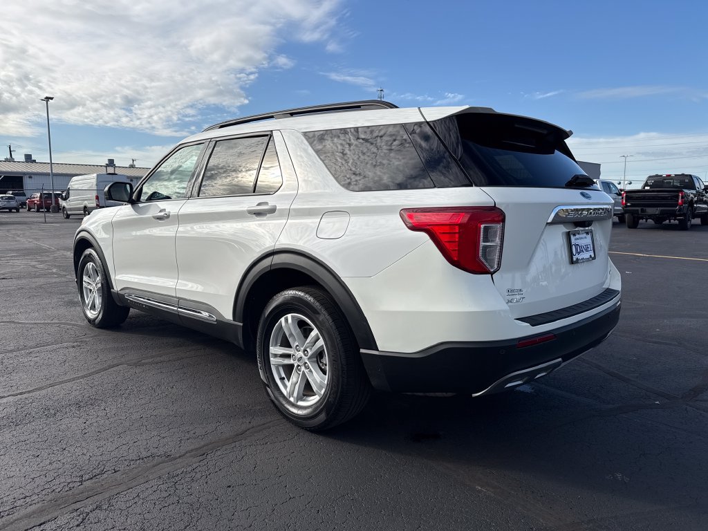 Used 2023 Ford Explorer XLT w/ Equipment Group 202A AWD/4WD image 2