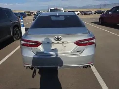 Used 2022 Toyota Camry XSE FWD image 3