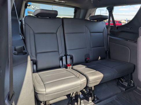 New 2026 Chevrolet Suburban High Country image 12