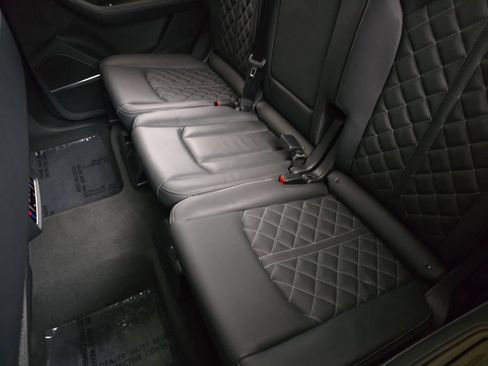 Used 2023 Audi SQ7 Prestige AWD/4WD image 17