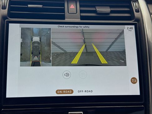 Used 2021 Land Rover Discovery S R-Dynamic image 18