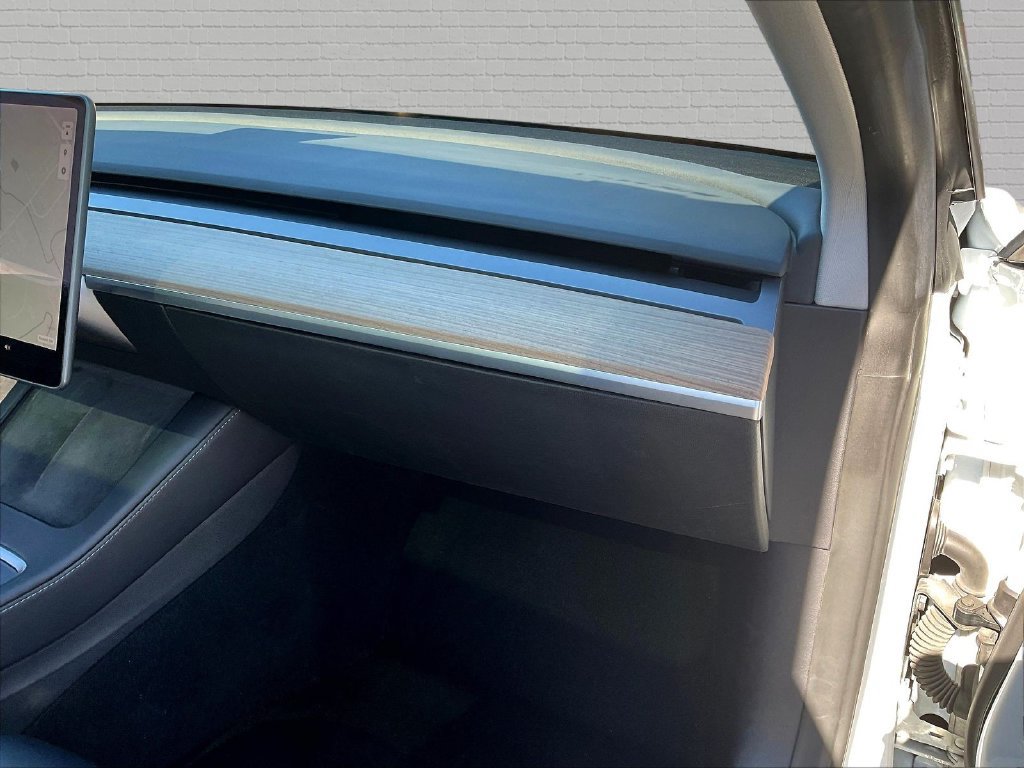 Used 2022 Tesla Model 3 Standard Range RWD image 12