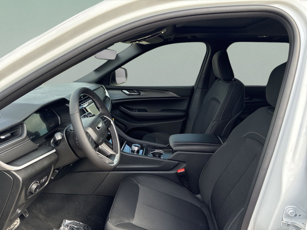 New 2025 Jeep Grand Cherokee Laredo X w/ Luxury Tech Group I RWD image 41