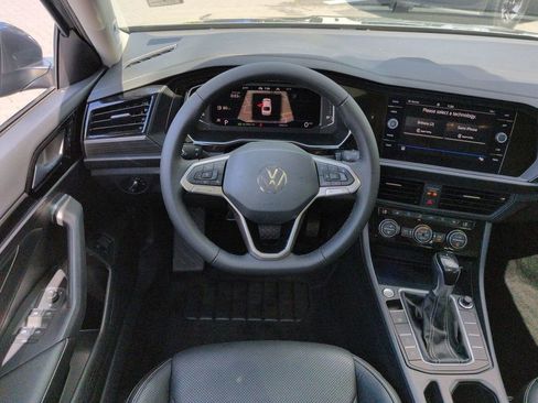 Used 2022 Volkswagen Jetta SEL image 17