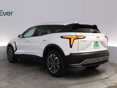 Used 2024 Chevrolet Blazer EV LT AWD/4WD image 17
