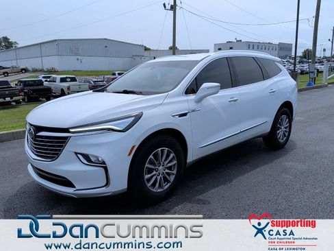 Used 2022 Buick Enclave Essence AWD/4WD image 1