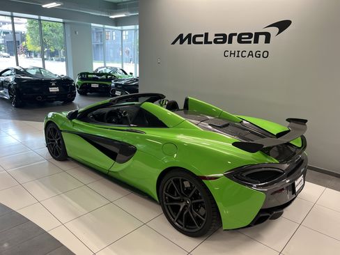 Used 2019 McLaren 570S Spider image 8
